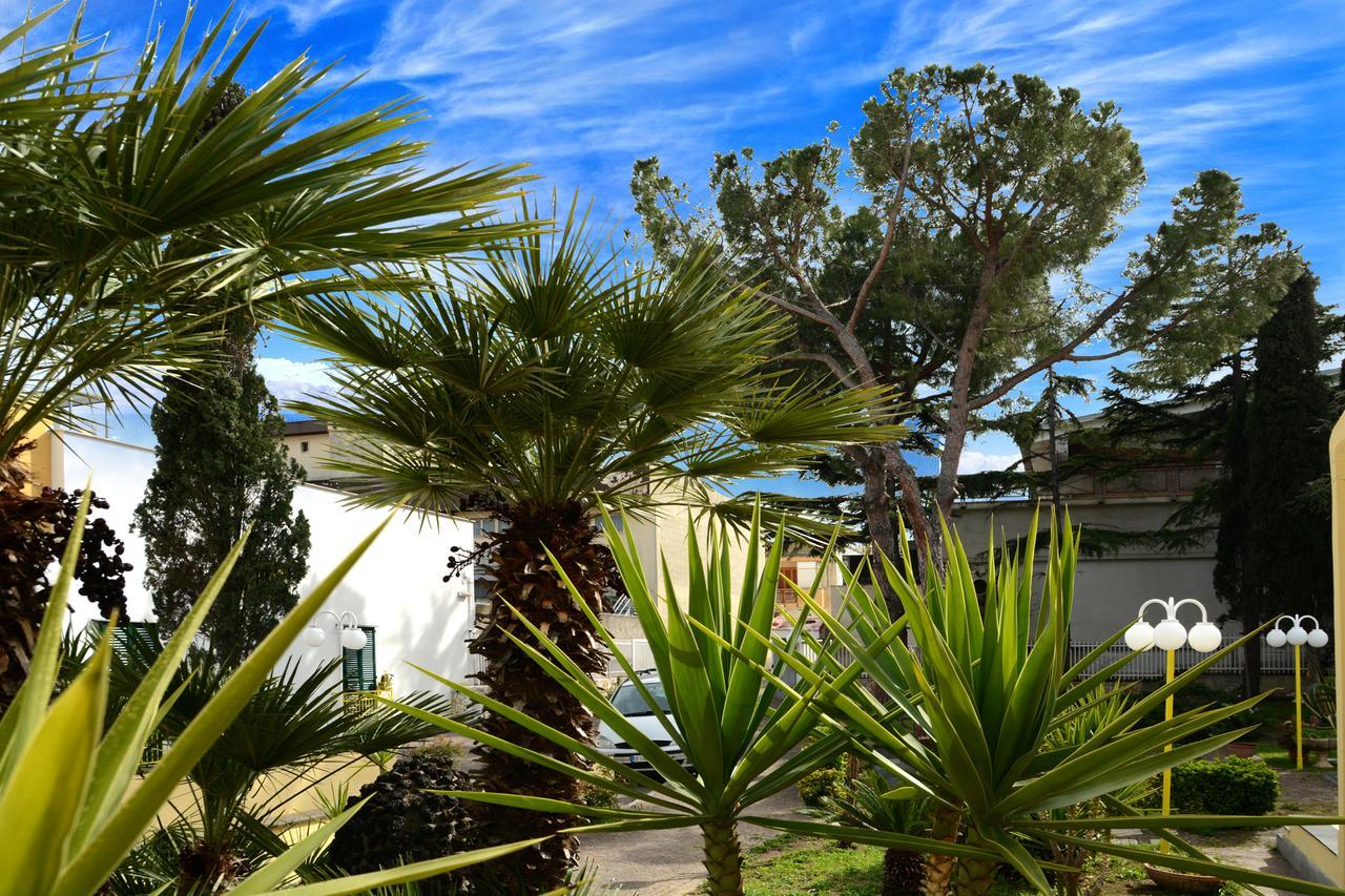B&B Villa Garden Bisceglie Eksteriør billede